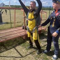 Miroslav Vajda (Děčín, 42) na Skočte si sami volným pádem