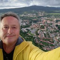 Bedřich Tesař (Lhenice, 61) na Letu balónem nad Českým Krumlovem