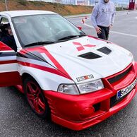 Tomáš Borovica (Studénka, 40) na Jízdě na polygonu v závodních speciálech