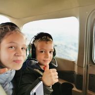 Kristýna Musilová (Plzeň, 11) na vyhlídkovém letu ve fantastickém letounu