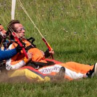 účastník zážitku (Přerov, 51) na tandemovém sekoku padákem