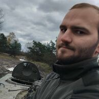 Tomáš Podhorský (Nymburk, 21) na Jízdě v obrněném transportéru + střelby z Kalašnikova
