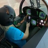 Hana Granichová (Jablonec nad Nisou, 35) na Simulátoru stíhačky F/A-18 Hornet