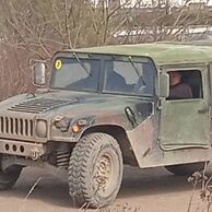 Eduard Bukáček (Chrudim, 51) na Projížďce ve vojenském Humvee