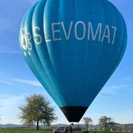 Petr Kytýr (Chrášťany u Benešova, 60) na letu balónem