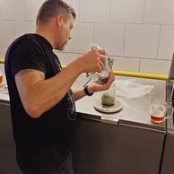 účastník zážitku (Praha, 45) na Vaření vlastního piva