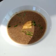 účastník zážitku (Darmstadt, 43) na Pětichodovém degustačním menu v Tančícím domě