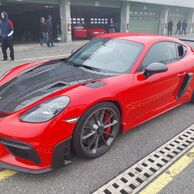Radek Stejskal (Napajedla, 40) na Jízdě v Porsche na okruhu
