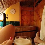 Kateřina Nováková (Velká Lhota, 33) na Wellness pobytu v pivním hotelu s pípou na pokoji