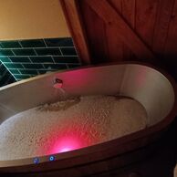 Kateřina Nováková (Velká Lhota, 33) na Wellness pobytu v pivním hotelu s pípou na pokoji