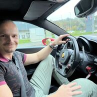 Lukáš Pučelík (Praha, 33) na Jizdě ve Ferrari 458 Italia