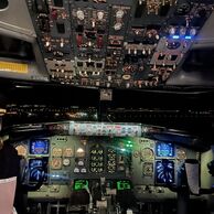 Jaroslav Martinec (Strakonice, 40) na Certifikovaný plně pohyblivý simulátor Boeing 737