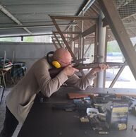 Jiří Markl (Havířov, 65) na Zážitkové střelbě: Megabalíček - 26 zbraní