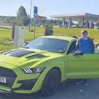 účastník zážitku (Oselce, Nová Ves, 32) na Jízdě v Chevrolet Camaro (Bumblebee)