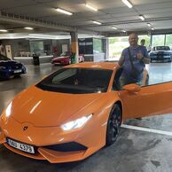 Tomáš Tomeček (Pisek, 57) na jízdě v Lamborghini Huracán