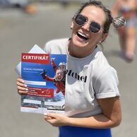 Pavla Kolářová (Dřevohostice, 36) na Tandemovém seskoku padákem