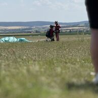 Pavla Kolářová (Dřevohostice, 36) na Tandemovém seskoku padákem