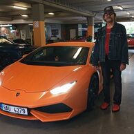 účastník zážitku (Plzeň, 59) na jízdě v Lamborghini Huracán