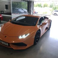Rudolf Raček (Pardubice, 40) na jízdě v Lamborghini Huracán