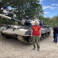 Petr Perinka (Kolomuty, 51) na Jízdě v bojovém tanku