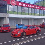 Iva Kozelková (Horní Benešov, 19) na Jízdě v Porsche na okruhu