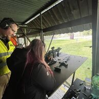 Lenka Rylková (Rychvald, 46) na Zážitkové střelbě: Speciální jednotky - 10 zbraní