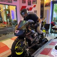 účastník zážitku (Havlíčkův Brod, 50) na Oficiálním simulátoru motorky na okruzích MotoGP