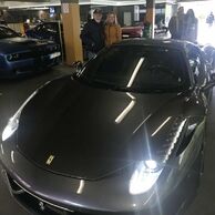 Josef Kapras (Český Krumlov, 80) na Jizdě ve Ferrari 458 Italia