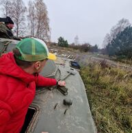 Luboš Tuzar (Hradec Kralove, 34) na Jízdě v obrněném transportéru