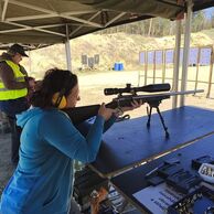 Jana Tovarová (Kladno, 45) na Zážitkové střelbě: Speciální jednotky - 10 zbraní