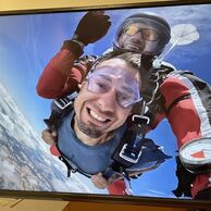 David Bláha (Planá u Mar. Lázní, 33) na tandemovém sekoku padákem