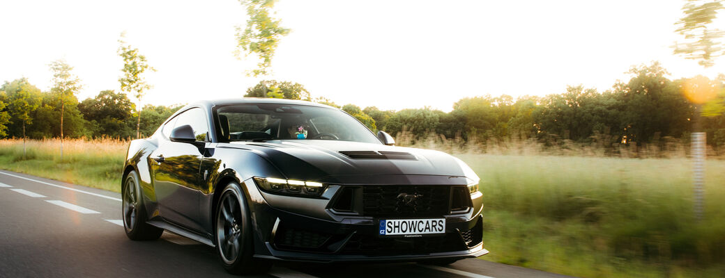 Zažijte jízdu ve Ford Mustang Dark Horse 5.0 V8.