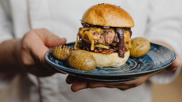 Kurz vaření: Burgery!