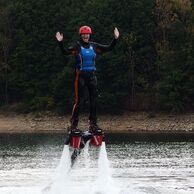 Lucie Maděryčová (Praha, 26) na Flyboardingu
