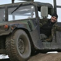 Bohumil Kučera (Kladno, 50) na Projížďce ve vojenském Humvee