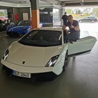 Jiří Bajer (Jičín, 54) na Lamborghini Huracán vs. Ferrari 458 Italia