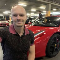 Lukáš Pučelík (Praha, 33) na Jizdě ve Ferrari 458 Italia
