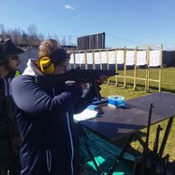 účastník zážitku (Karlovarský kraj, 53) na Zážitkové střelbě: Megabalíček - 26 zbraní