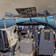 Vladimír Krist (Olomouc, 70) na Simulátoru letadla Boeing 737 MAX